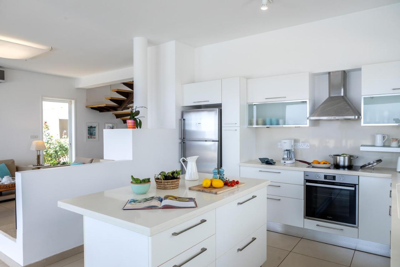 Protaras Beachfront Villa Alia المظهر الخارجي الصورة