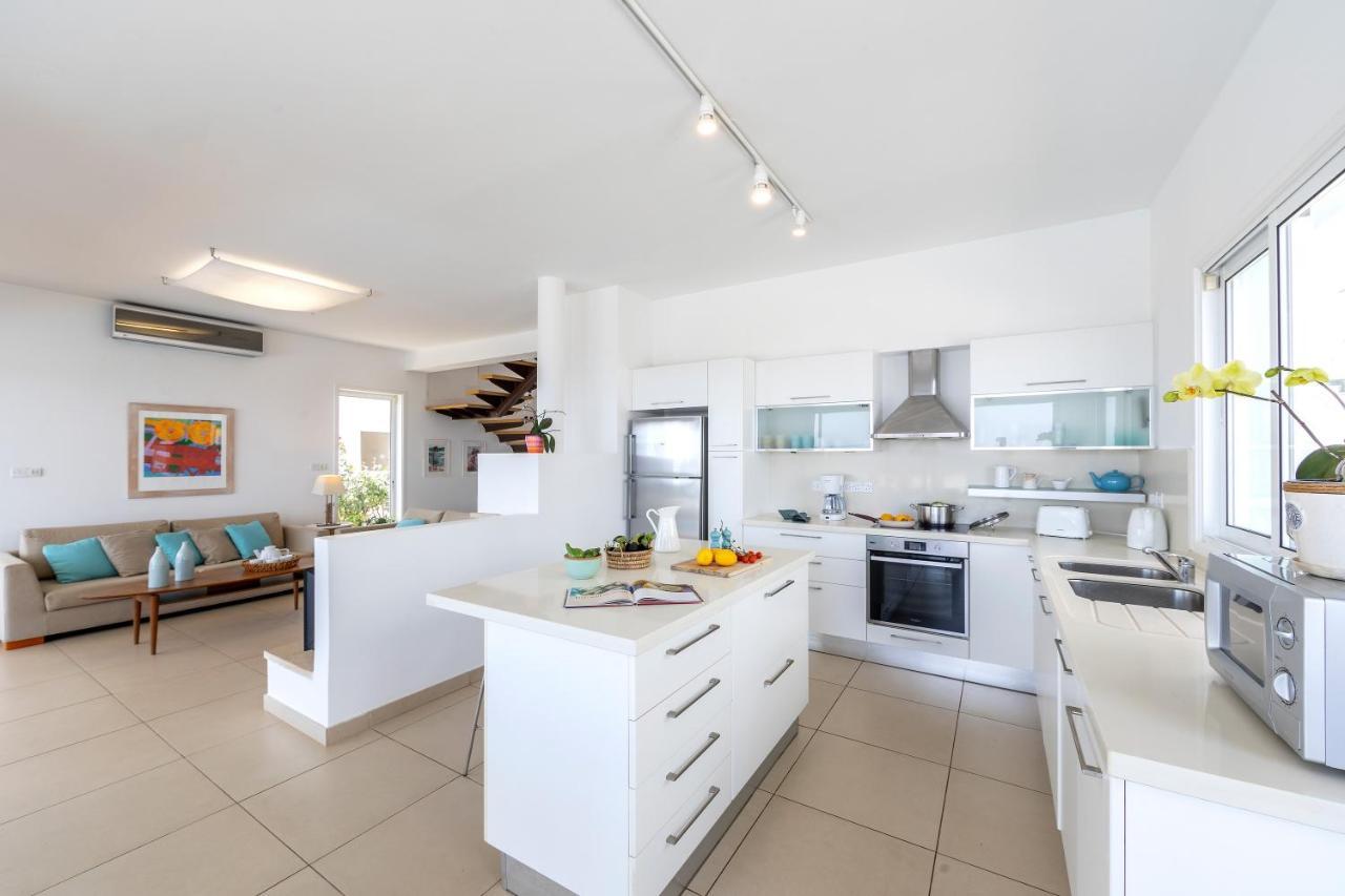 Protaras Beachfront Villa Alia المظهر الخارجي الصورة