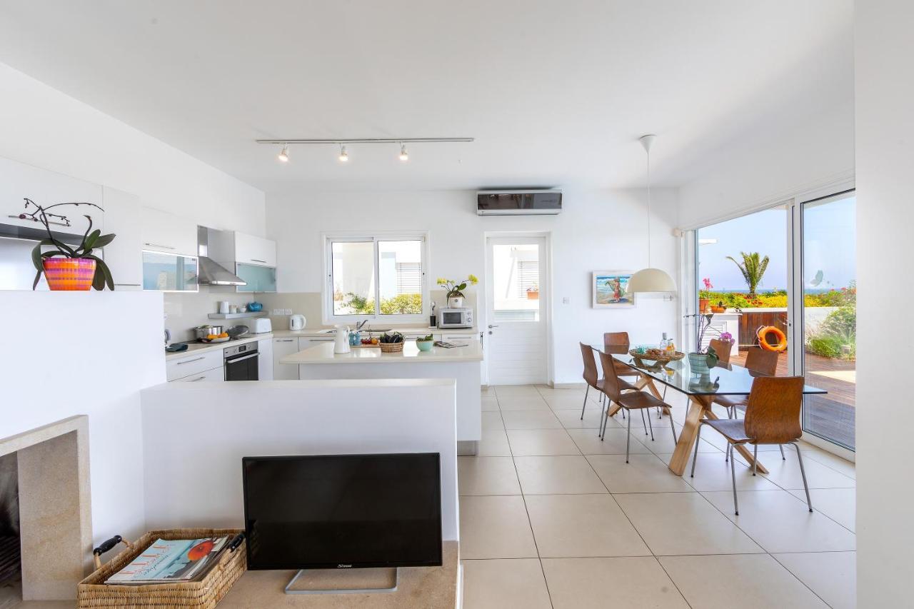 Protaras Beachfront Villa Alia المظهر الخارجي الصورة