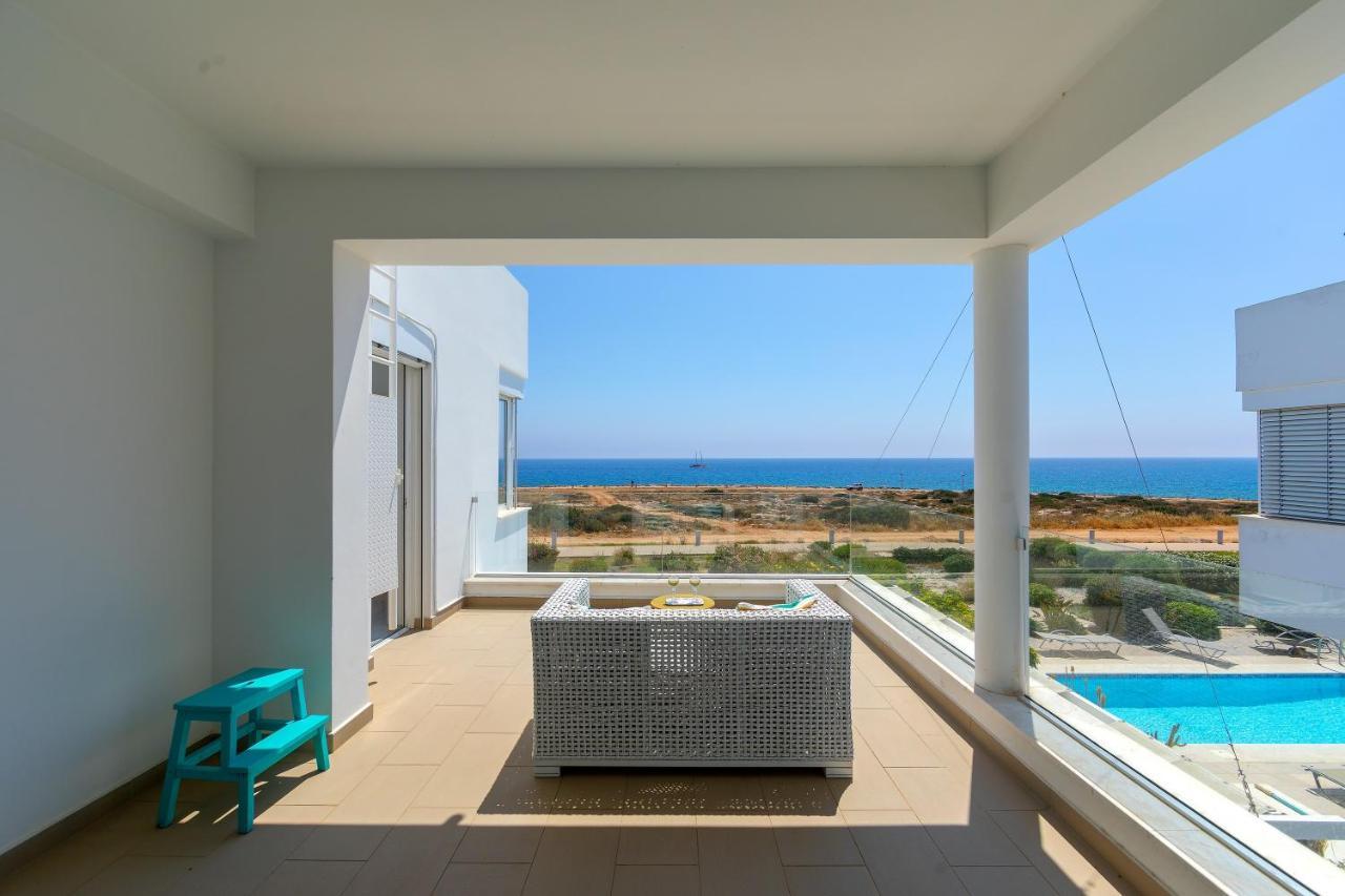 Protaras Beachfront Villa Alia المظهر الخارجي الصورة