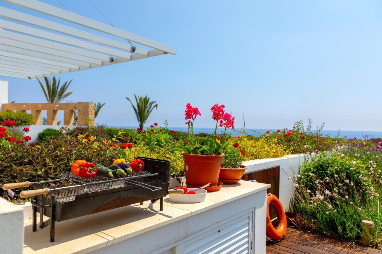 Protaras Beachfront Villa Alia المظهر الخارجي الصورة