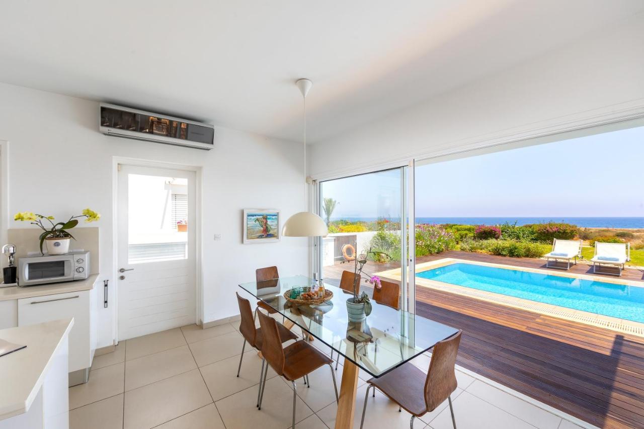 Protaras Beachfront Villa Alia المظهر الخارجي الصورة