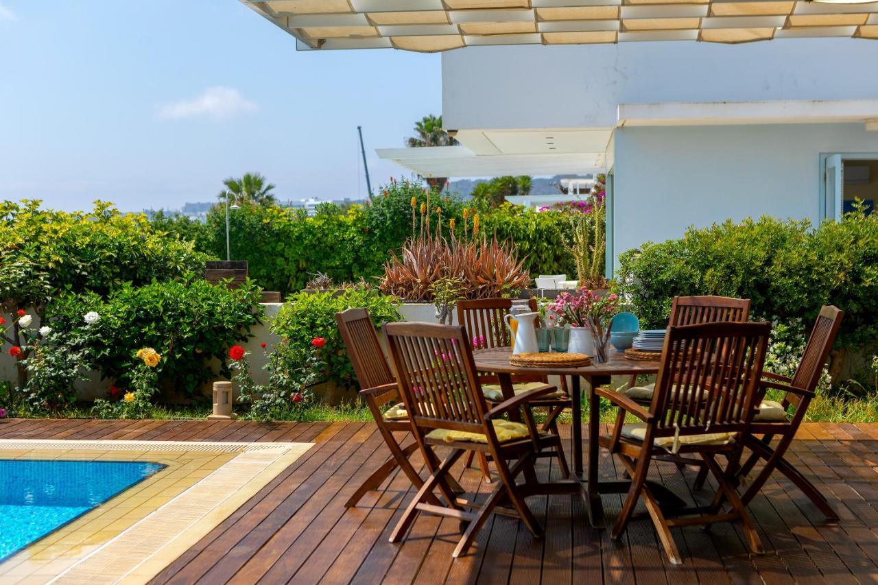 Protaras Beachfront Villa Alia المظهر الخارجي الصورة